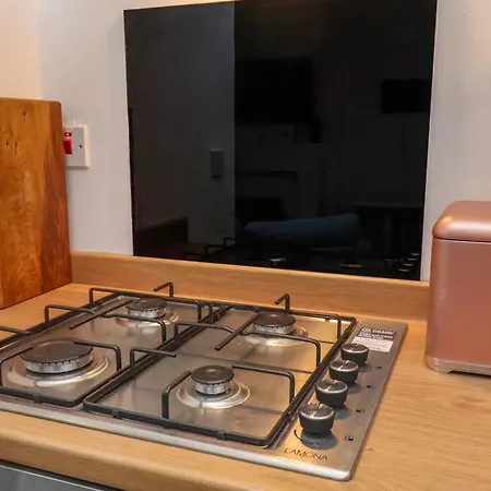 1 Johnson's Yard * 기스버러